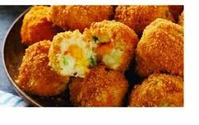 CHEESY POTATO POPS (CHEESE BALL) – 500GMS