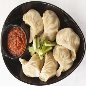 CHICKEN CHEESE MOMOS 500GMS (20 PCS)
