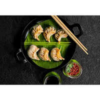 VEG SCHEZWAN MOMOS 500GMS (20 PCS)