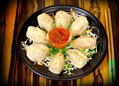 CHICKEN SCHEZWAN MOMOS 500GMS (20 PCS)