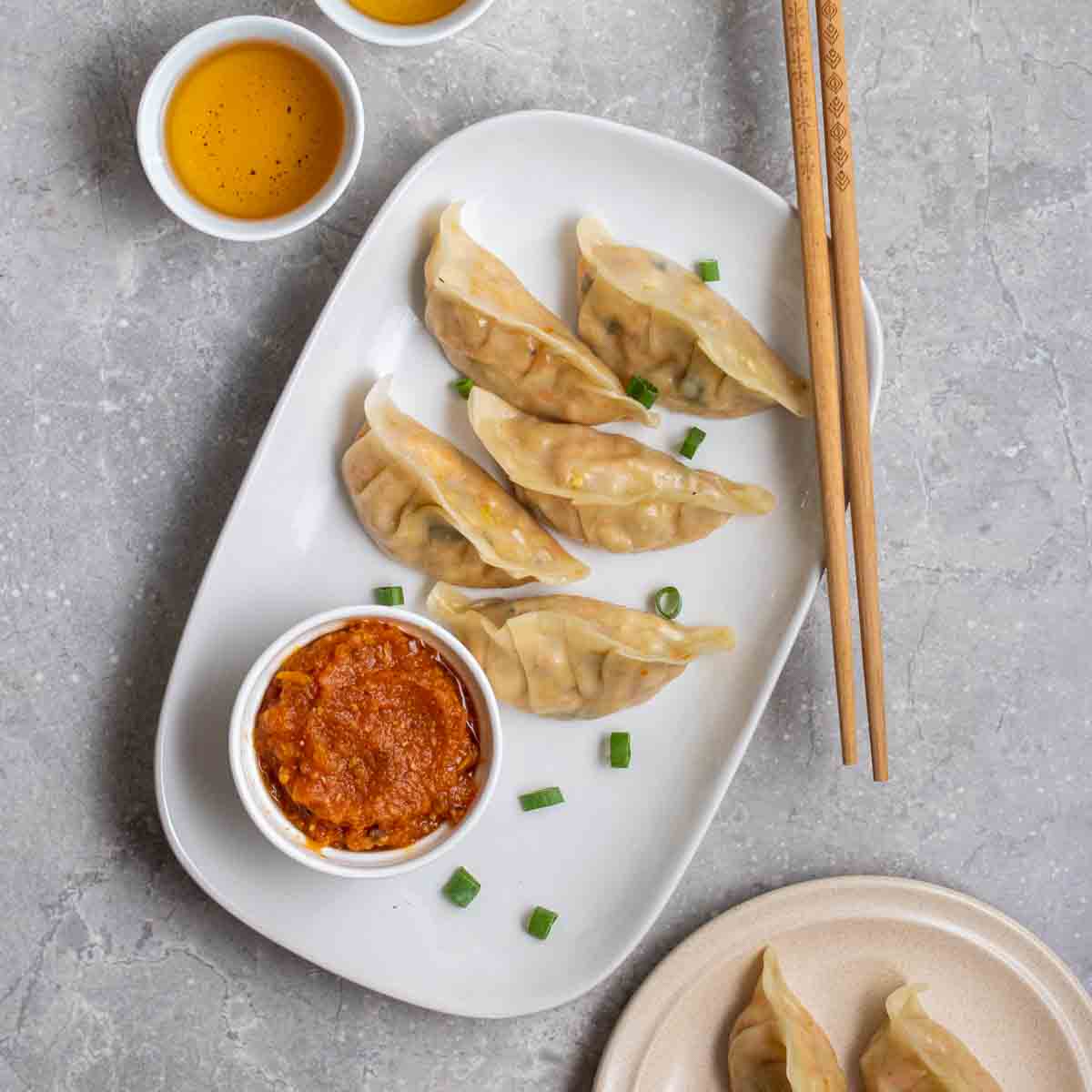 VEG MOMOS 500GMS (20 PCS)
